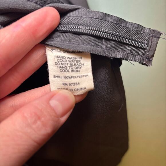 One Clothing Women’s Gray Long Sleeve Romper V-Neck Zip Pockets Size Small - Picture 4 of 7